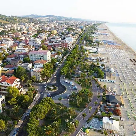 Nuovo Con Patio A 250 Mt Mare Apartament *